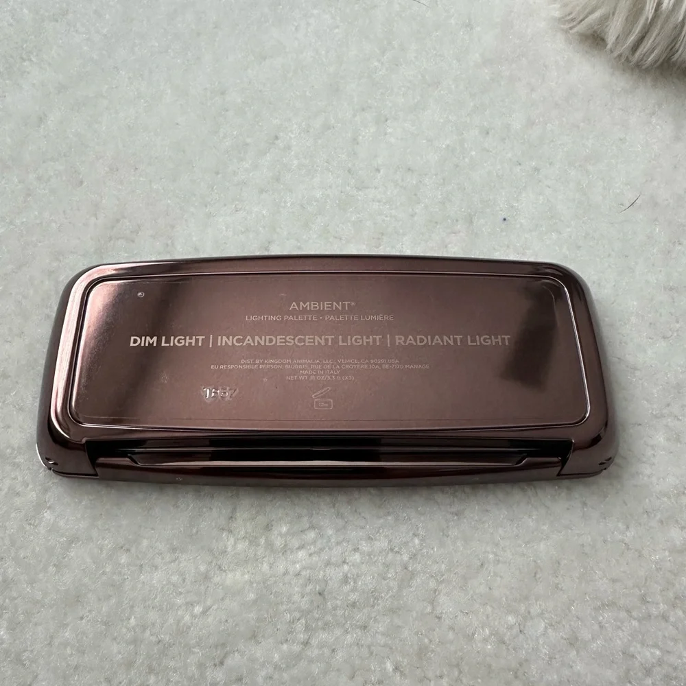 Hourglass Ambient lighting palette - Picture 3 of 3